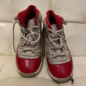 Air Jordan 11 Retro 'Cherry size 1.5 Y